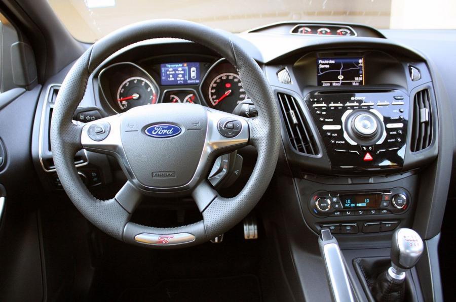  Ford Focus ST 2013 года  (фото 74 из 92)